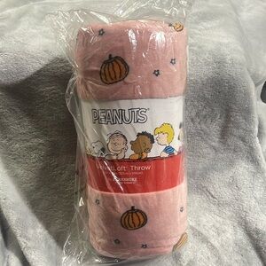 Peanuts VelvetLoft Throw
